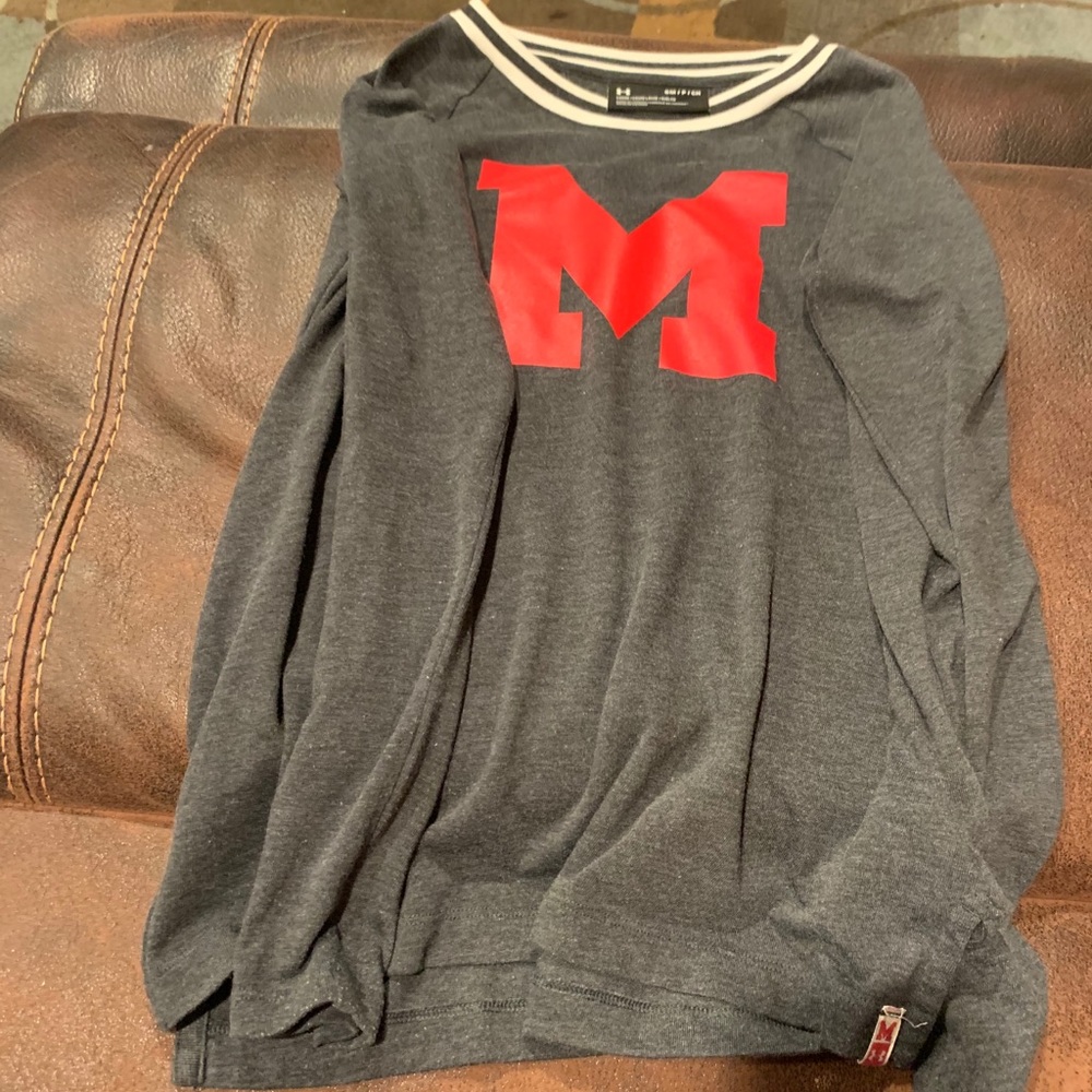 College along Sleeve